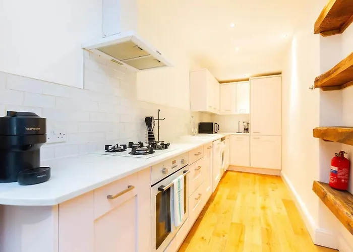 Stylishly Large Camden Apartment B1